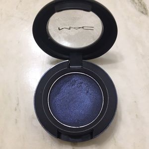 MAC Eyeshadow Contrast Velvet